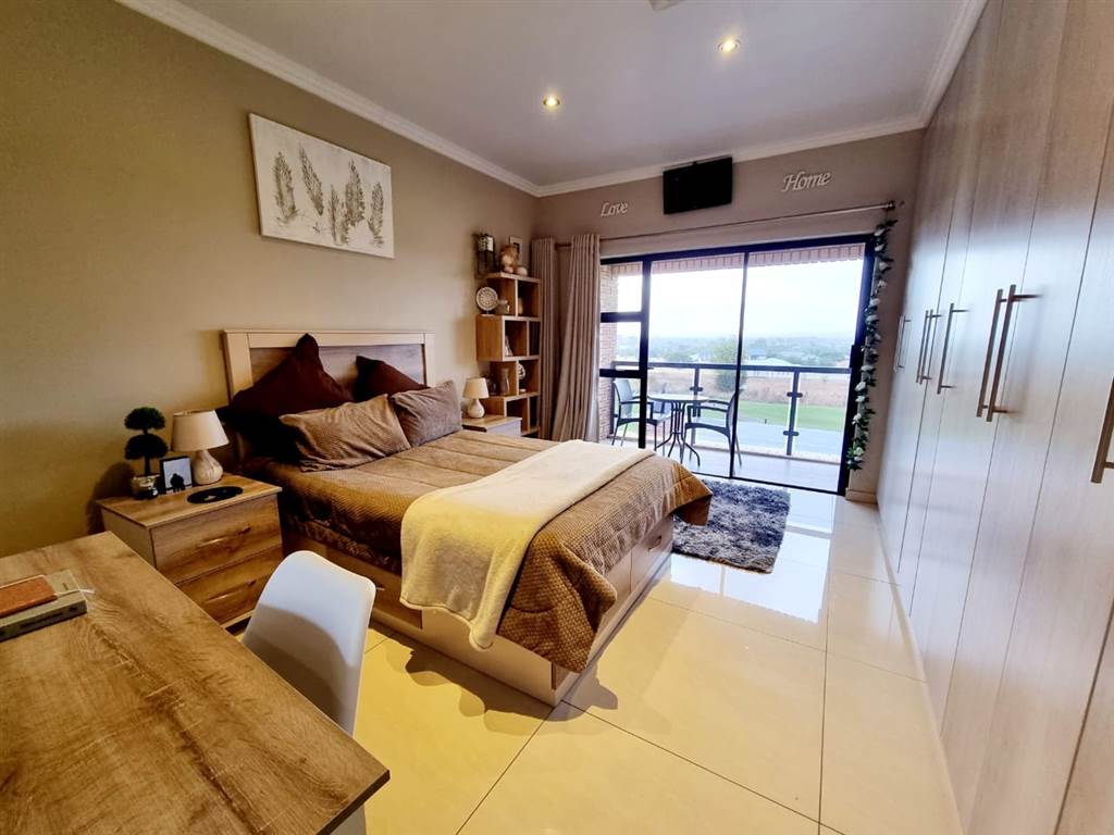 4 Bed House in Parys Golf Estate photo number 20