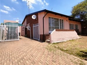 5 Bed House in Tedstoneville