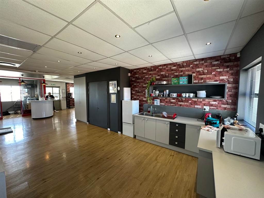 298  m² Commercial space in Pinelands photo number 6