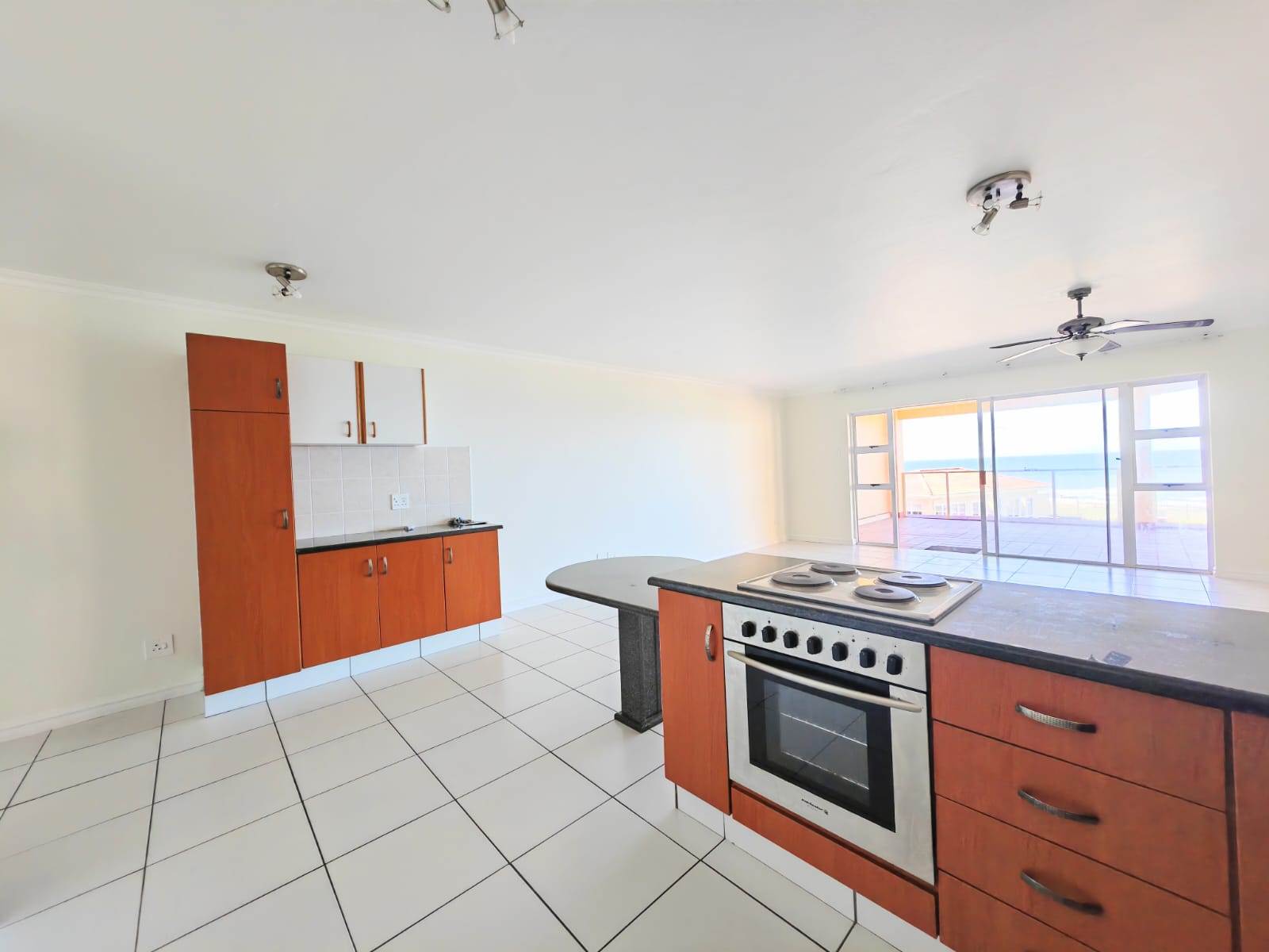 3 Bed Flat in Illovo Beach photo number 9