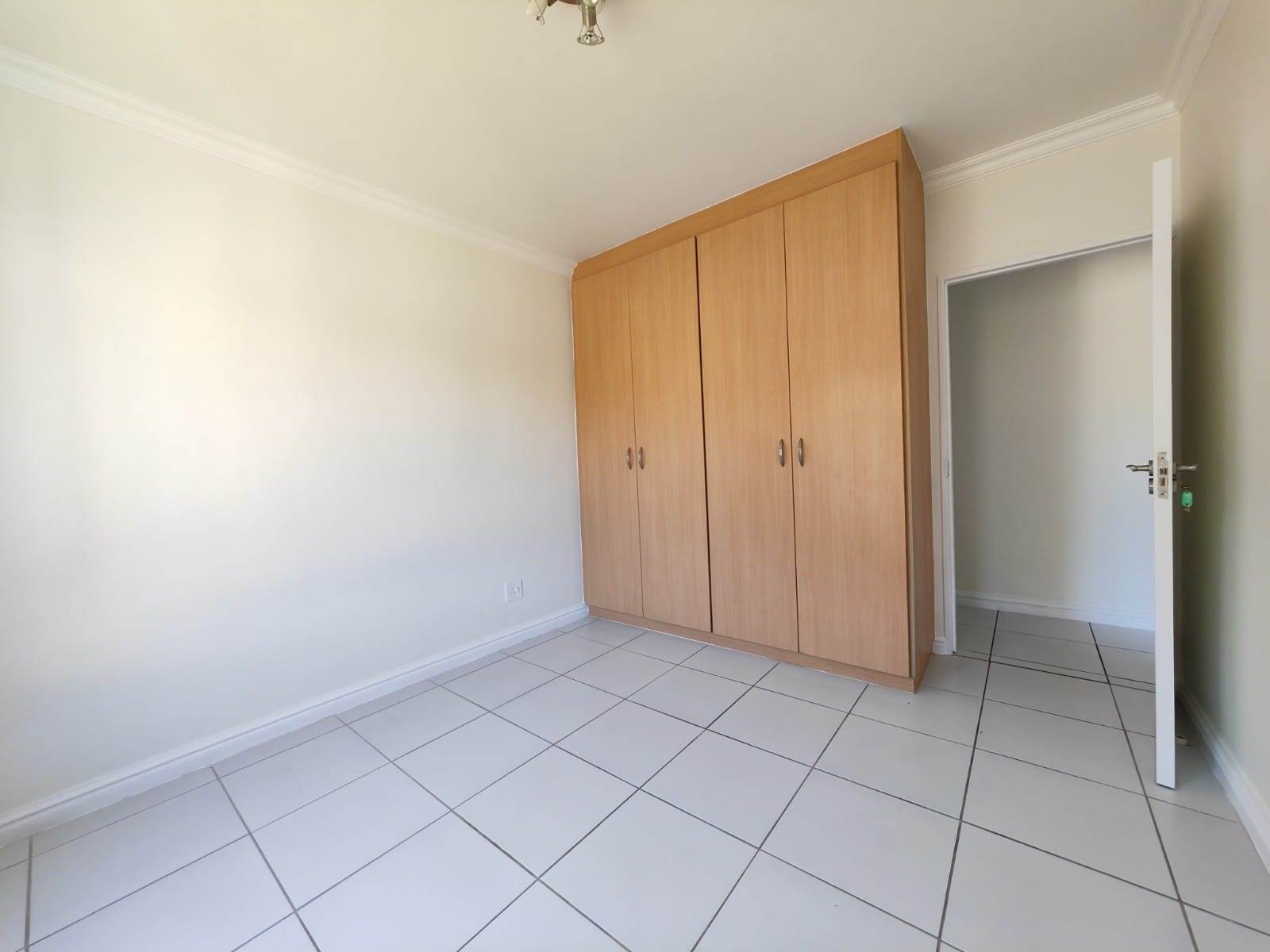 3 Bed Flat in Illovo Beach photo number 19