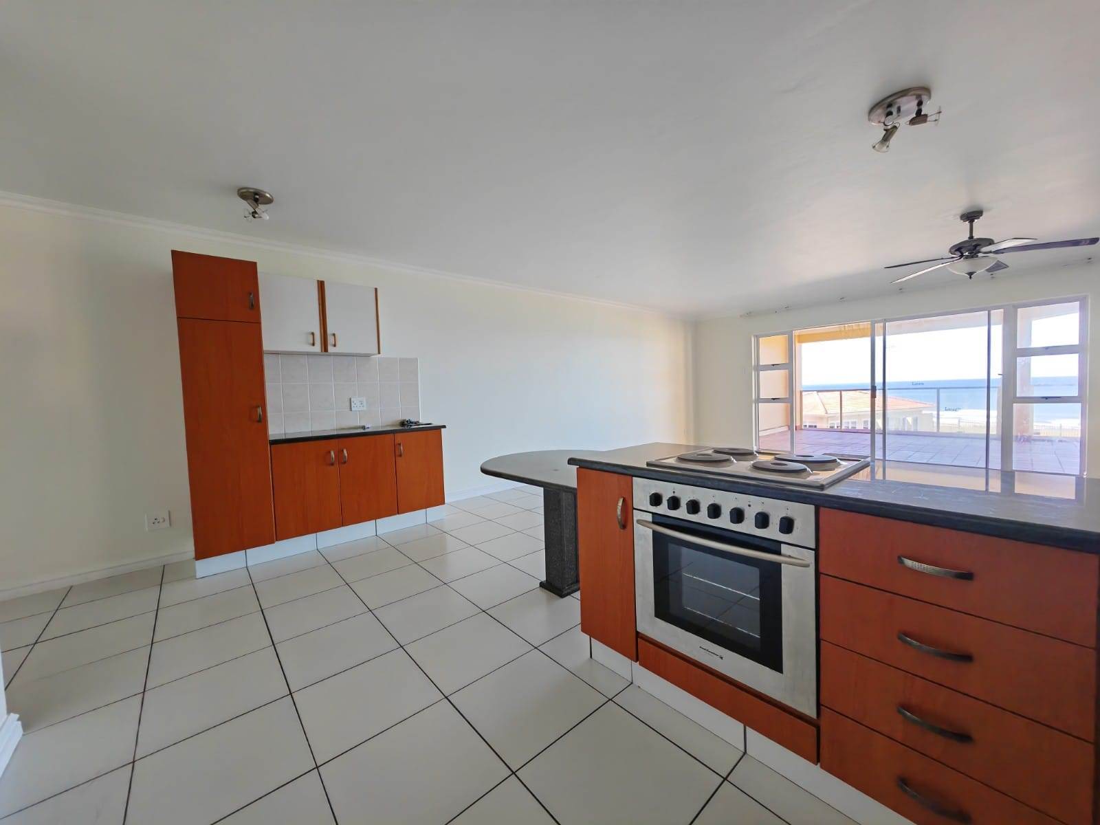 3 Bed Flat in Illovo Beach photo number 10