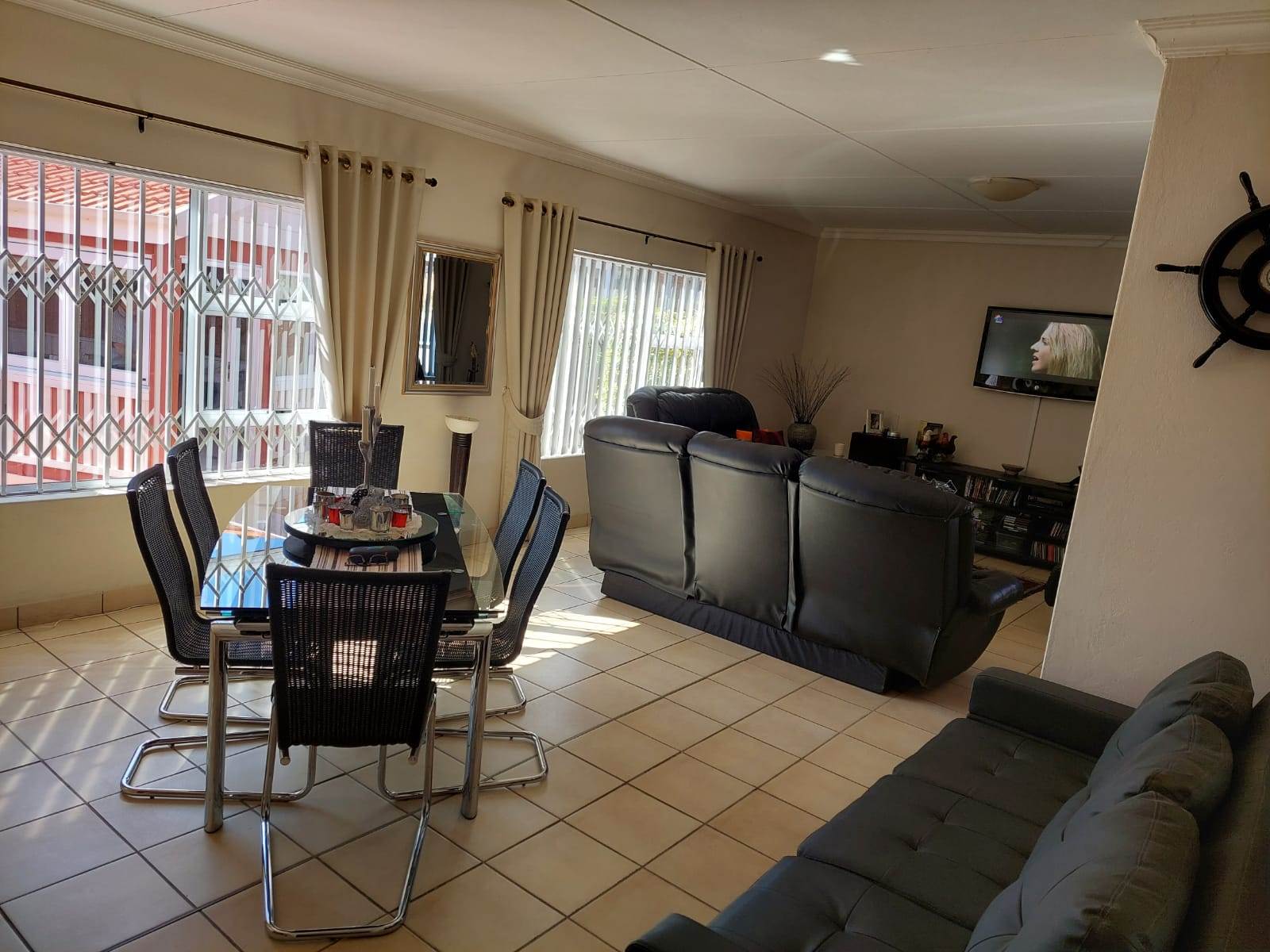 2 Bed House in Stilbaai photo number 5