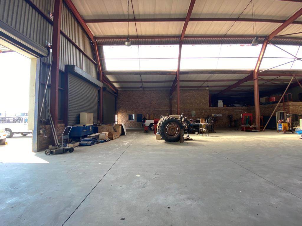 1970  m² Industrial space in Commercia photo number 5