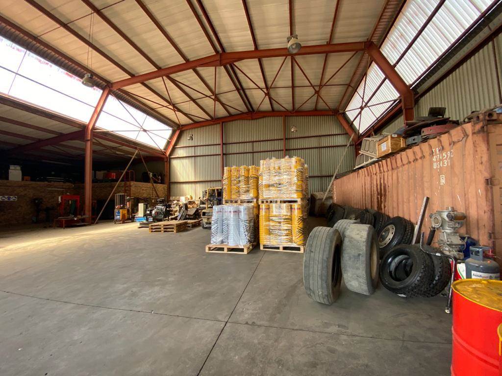 1970  m² Industrial space in Commercia photo number 6