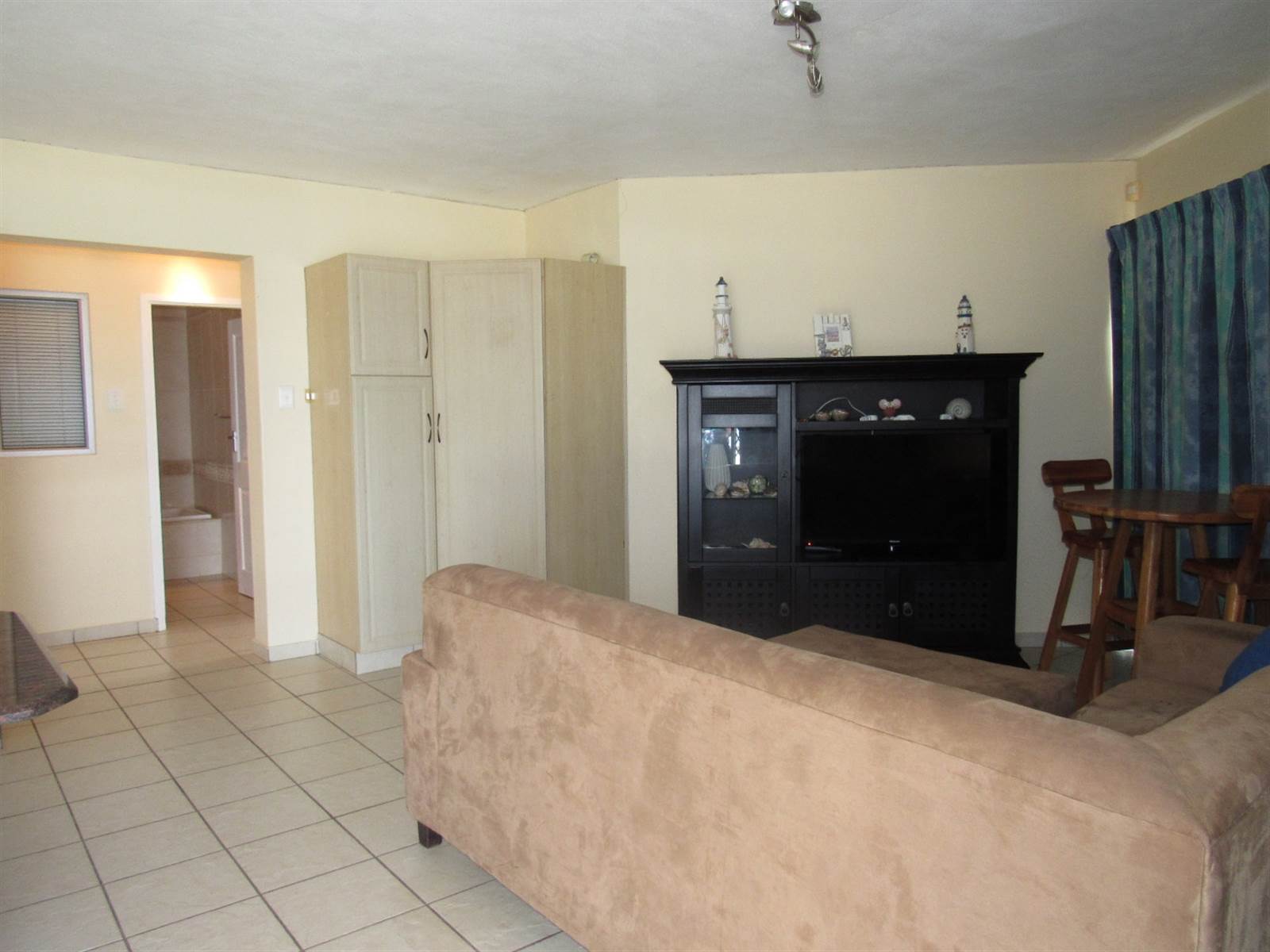 2 Bed Apartment in Winklespruit photo number 5