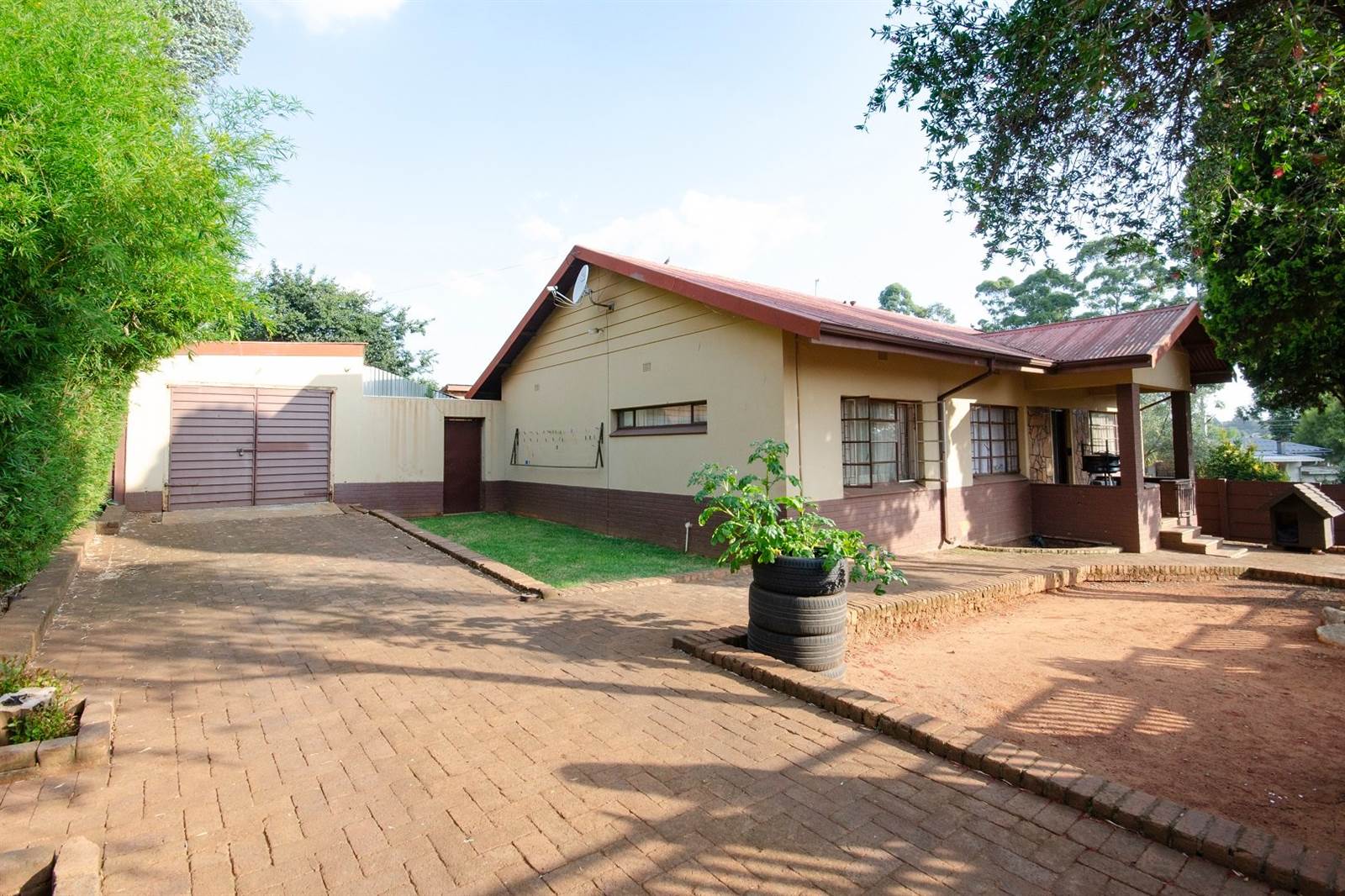 2 Bed House in Rensburg photo number 22