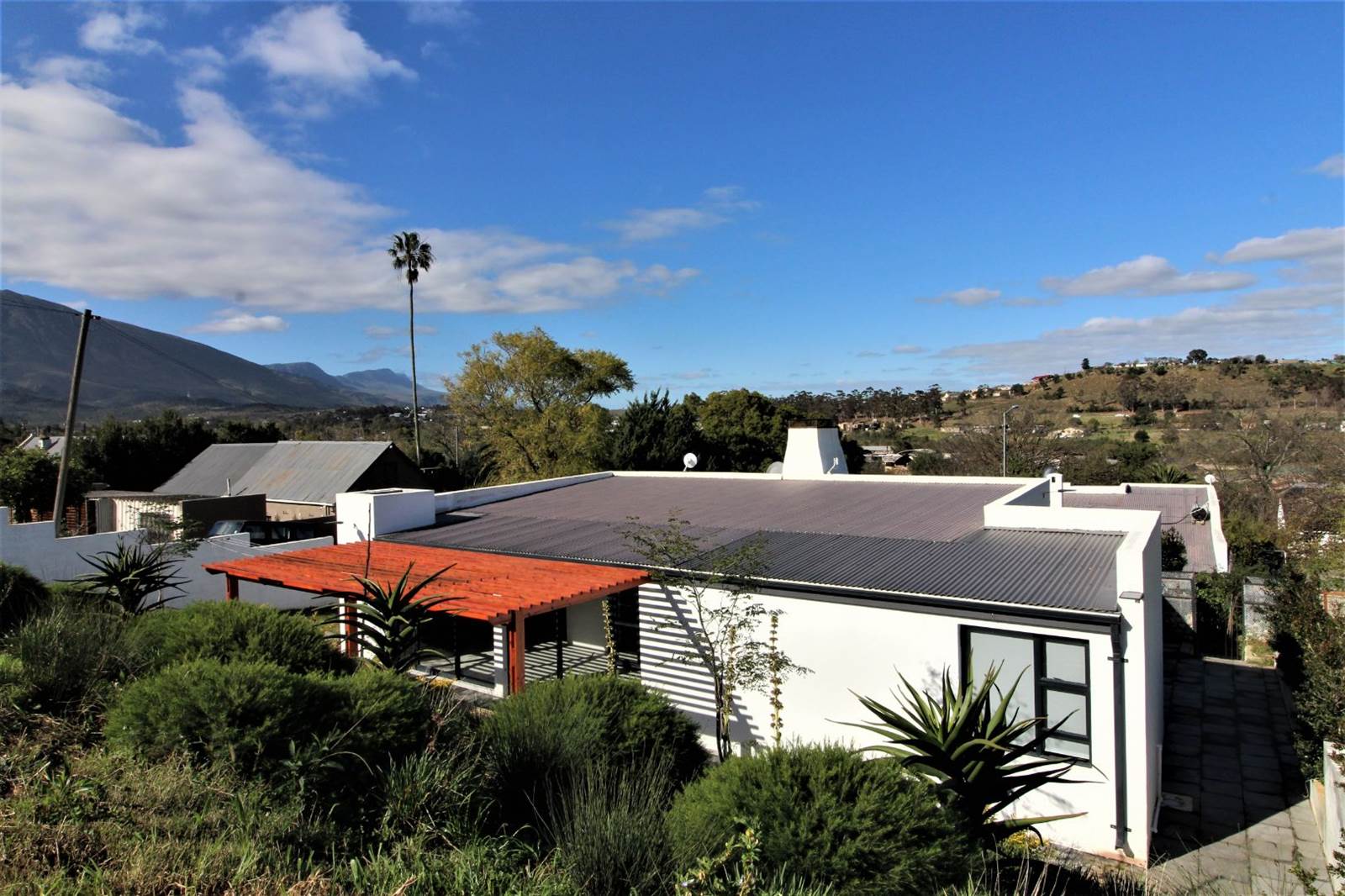 6 Bed House in Swellendam photo number 1