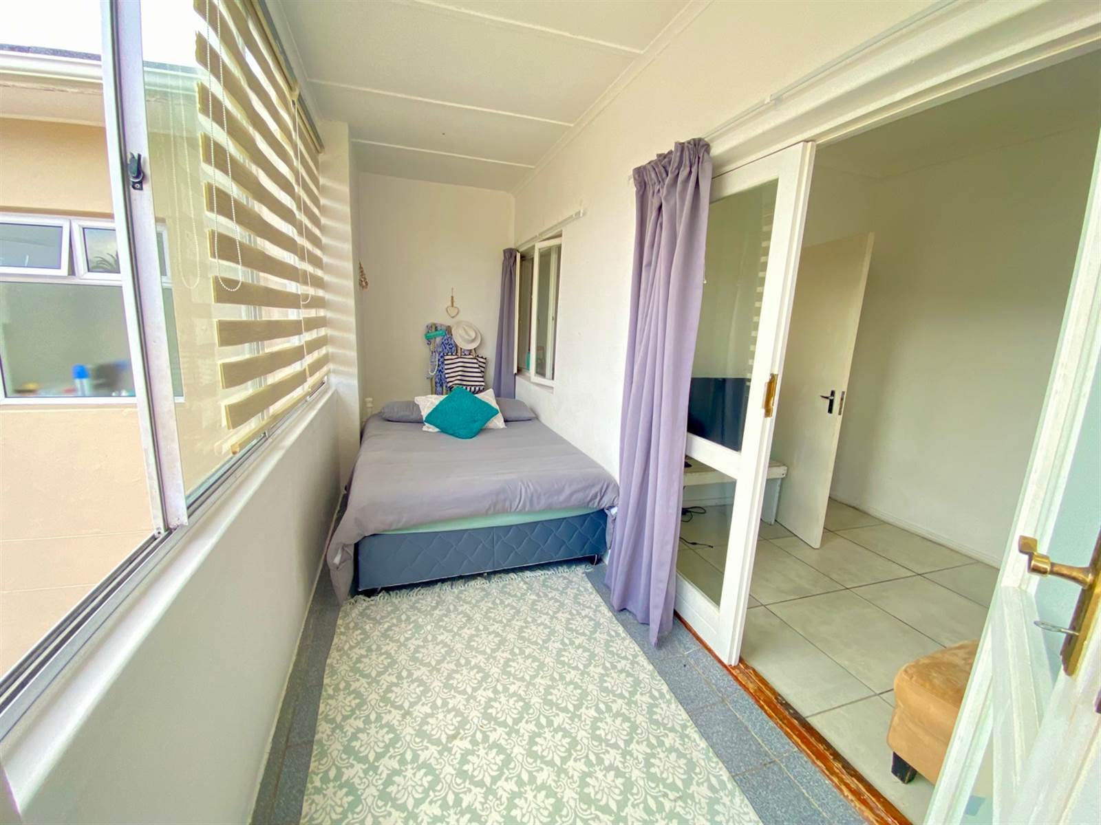1 Bed Apartment in Fish Hoek photo number 11