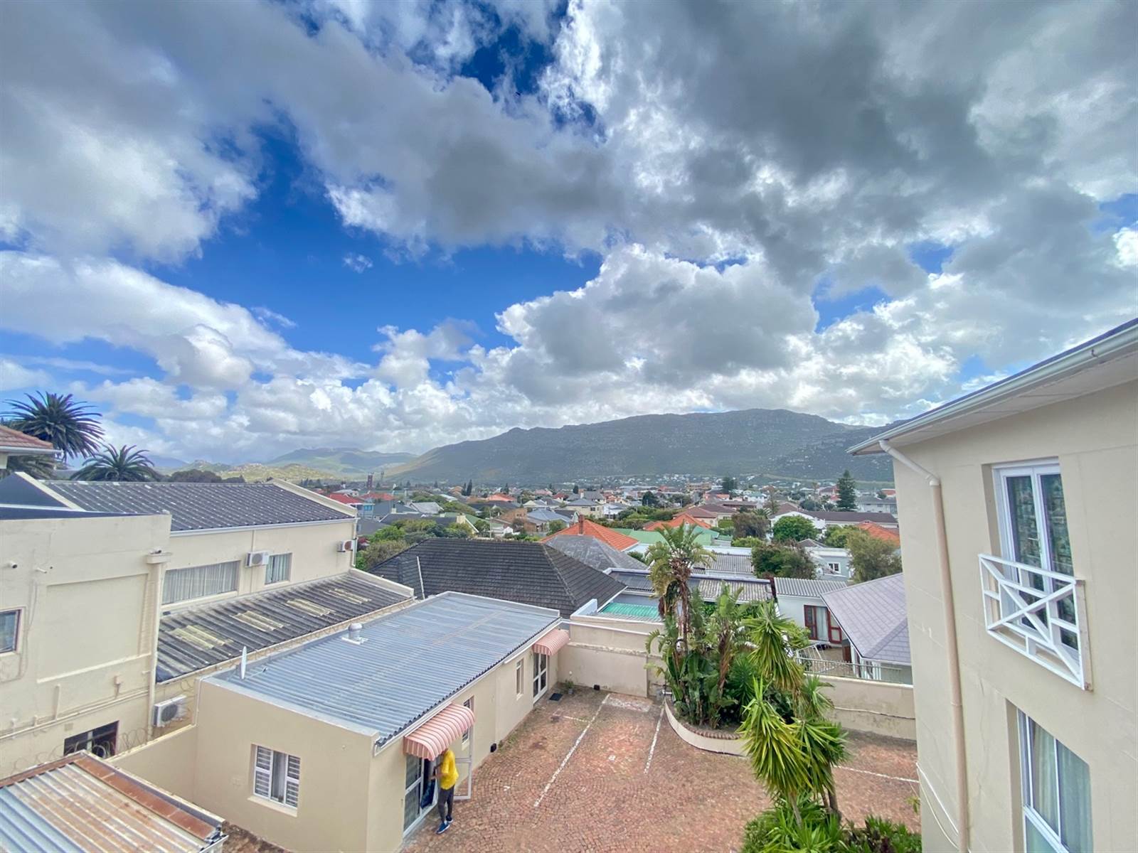 1 Bed Apartment in Fish Hoek photo number 13