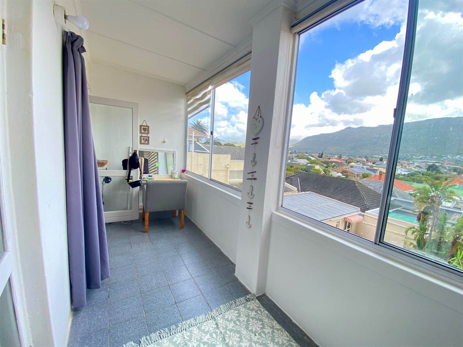 1 Bed Apartment in Fish Hoek photo number 1