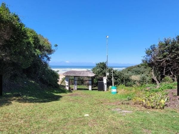 550 m² Land available in Cove Rock