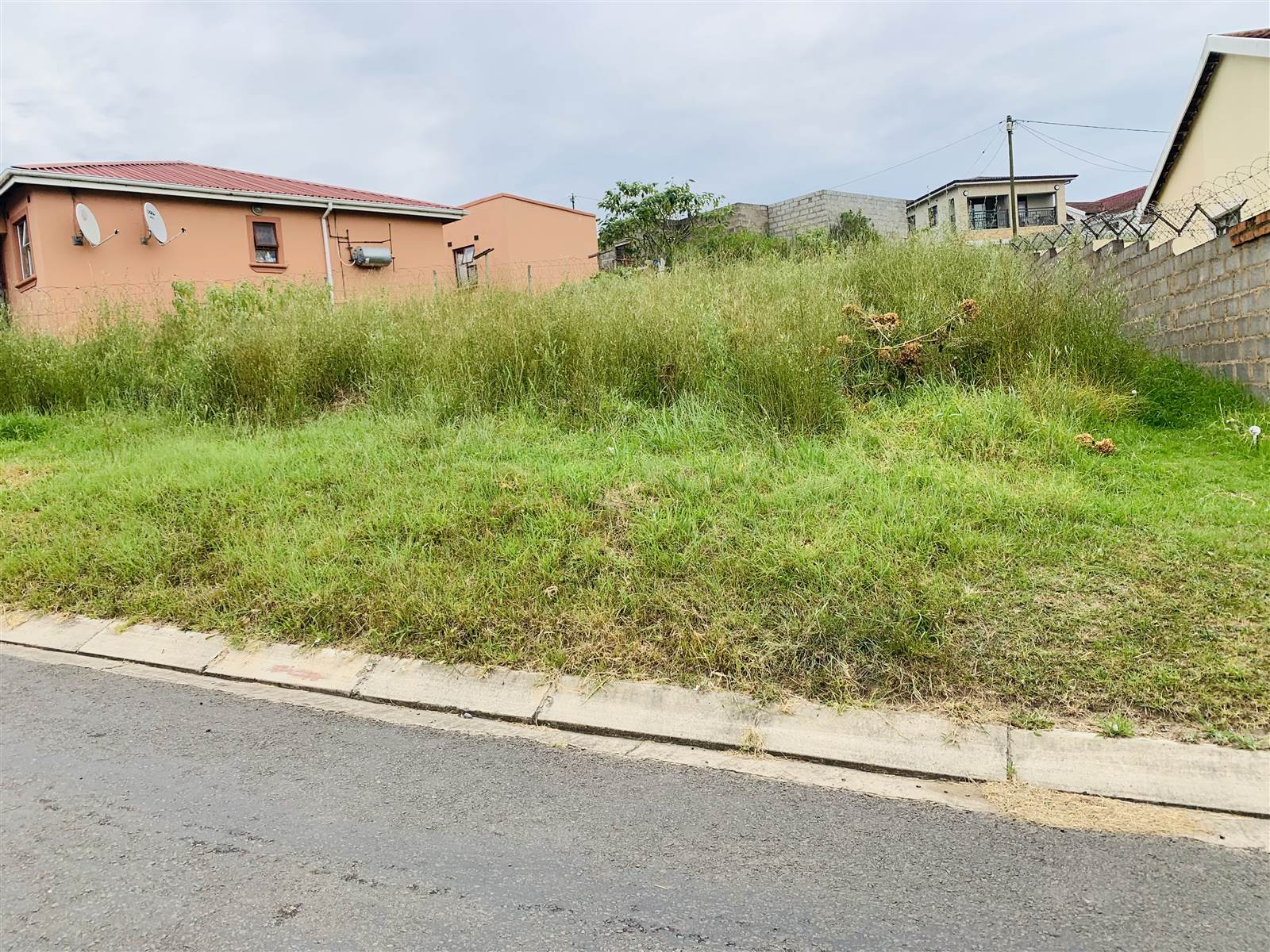 306 m² Land available in Southernwood photo number 1