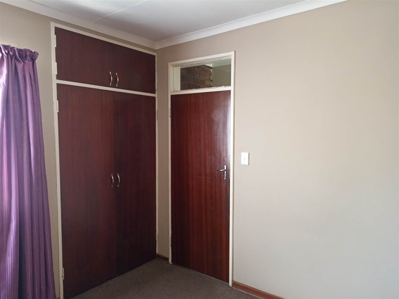 2 Bed Flat in Kanonkop photo number 11
