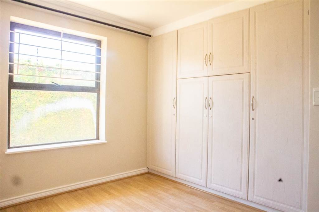 2 Bed Apartment in Fish Hoek photo number 28