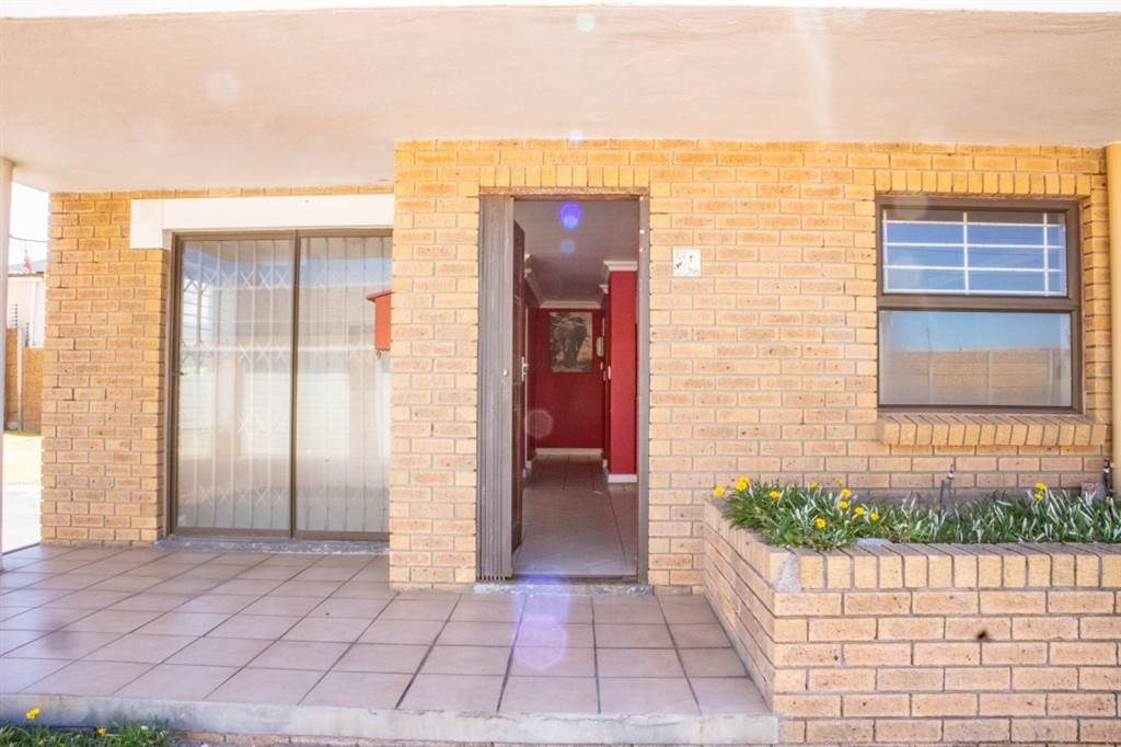 2 Bed Apartment in Fish Hoek photo number 29