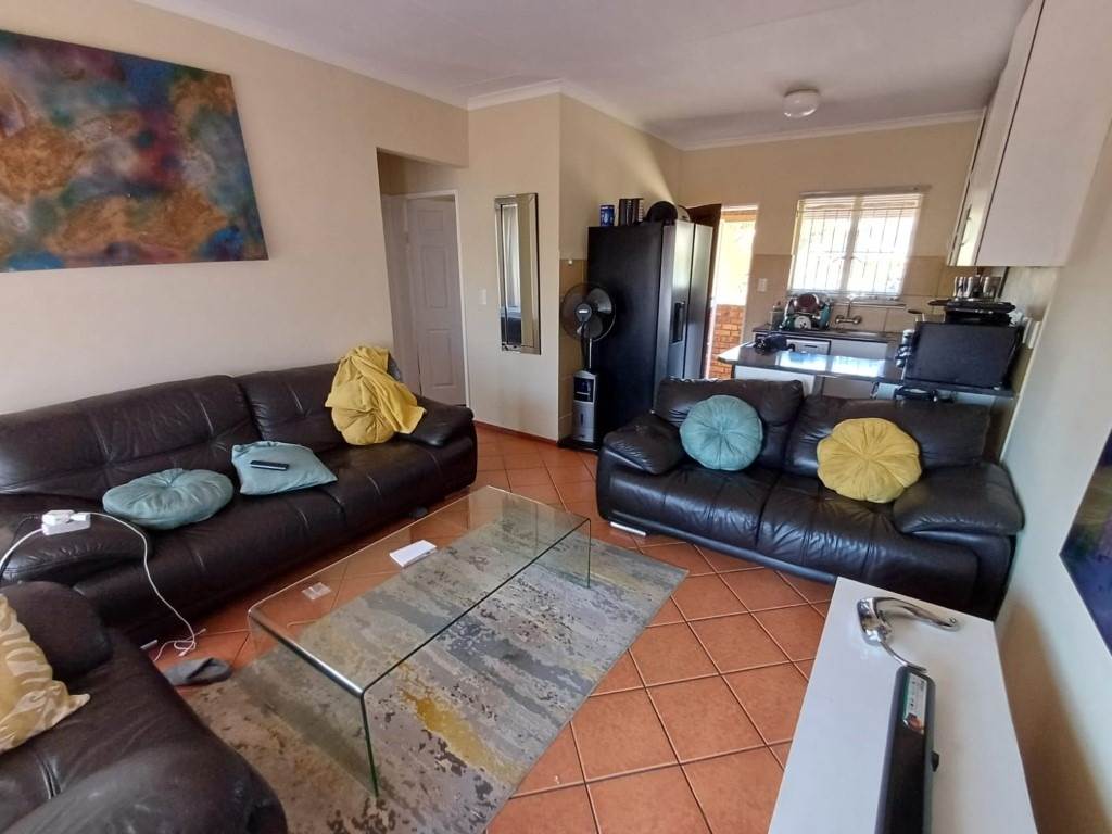 2 Bed Townhouse in Terenure photo number 1