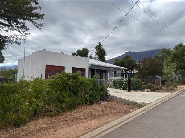 5 Bedroom House 5 Bedroom House