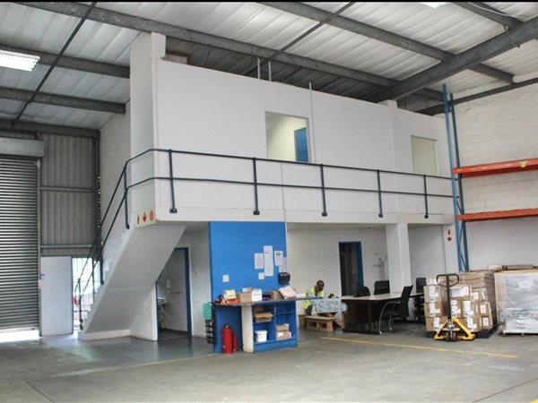 310  m² Industrial space