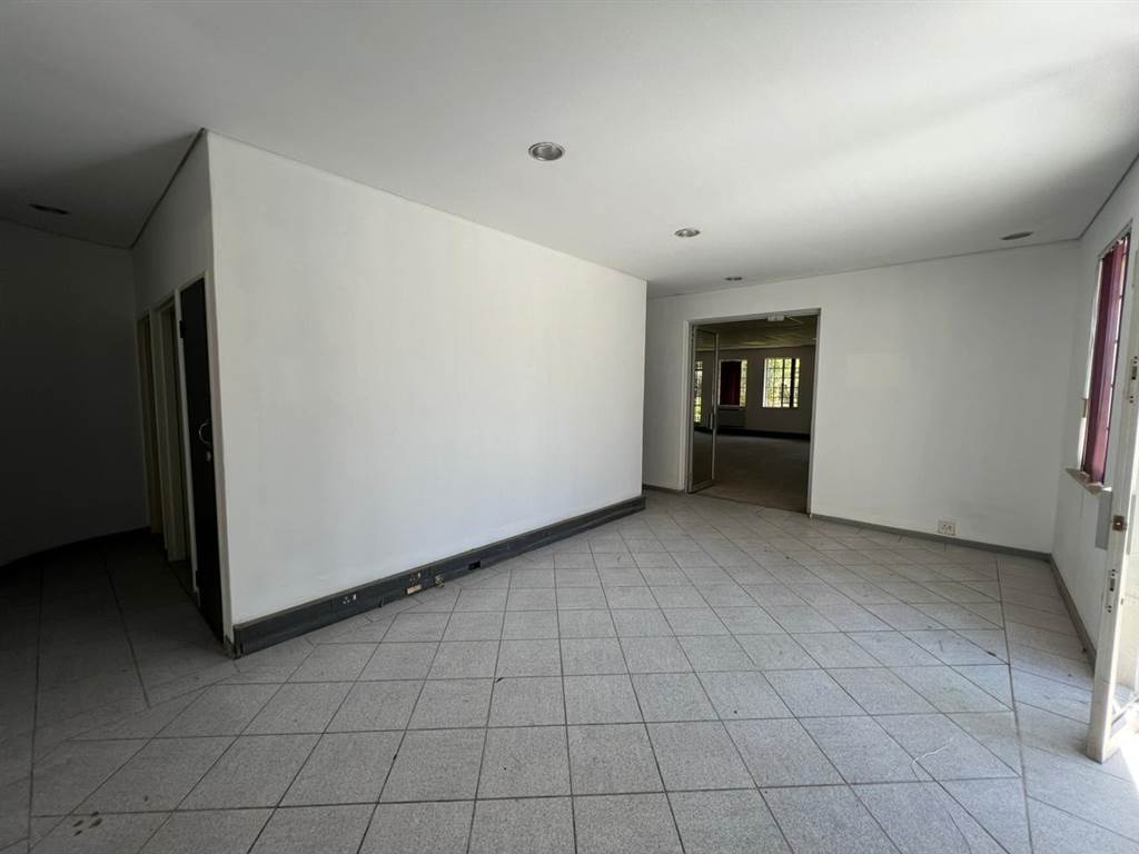 198  m² Commercial space in Florida North photo number 14