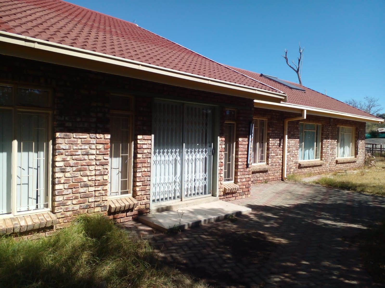 4 Bed House in Welkom photo number 2