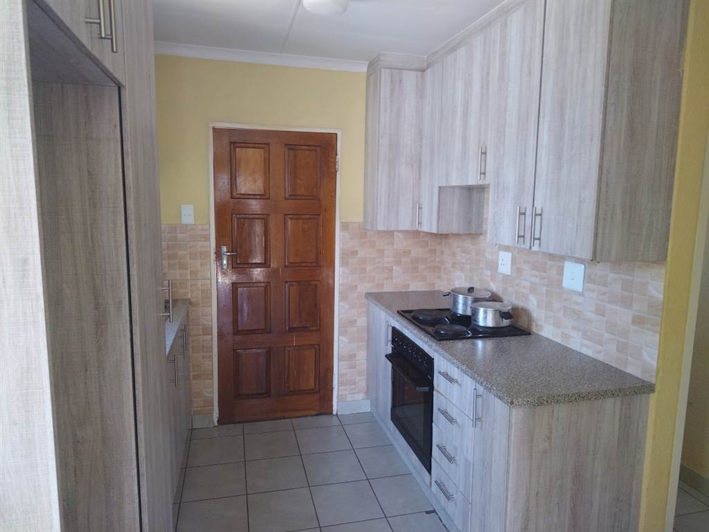 3 Bed House in Leopards Rest Security Estate photo number 3