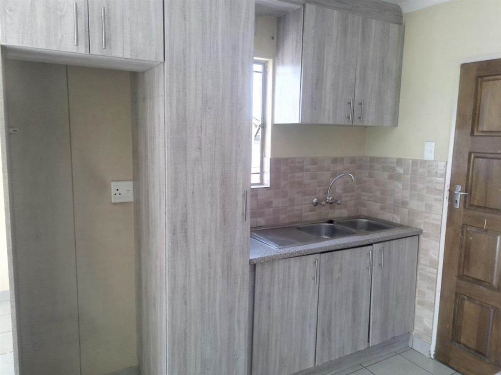 3 Bed House in Leopards Rest Security Estate photo number 5