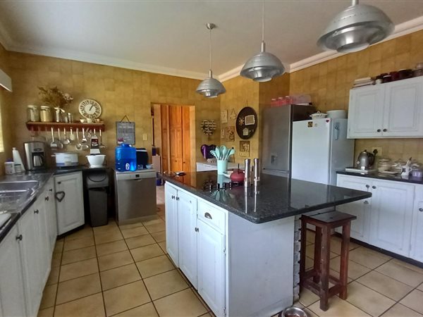 4 Bed House in Gholfsig
