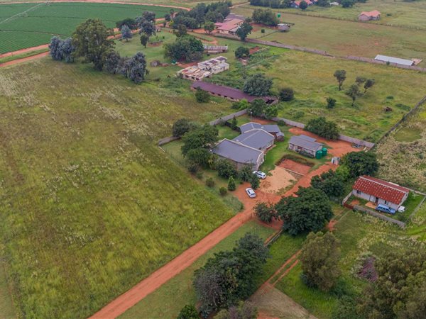 1.6 ha Farm in Randfontein