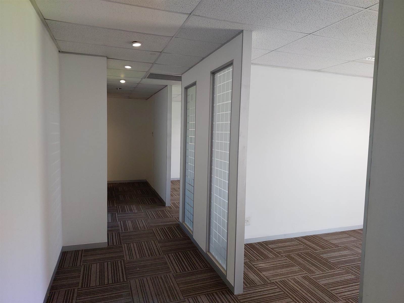 113.8  m² Commercial space in Bryanston photo number 1