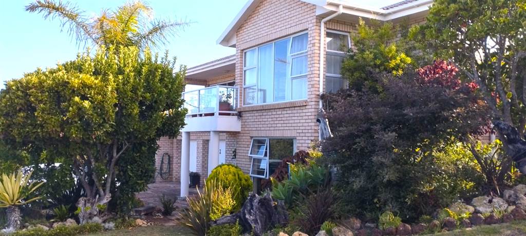 3 Bed House in Stilbaai photo number 1