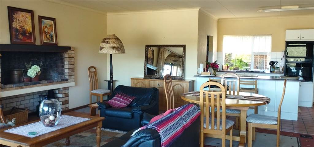 3 Bed House in Stilbaai photo number 5