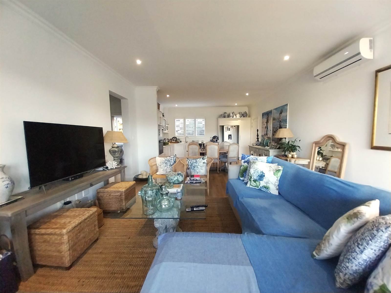 2 Bed Apartment in Mt Edgecombe photo number 5