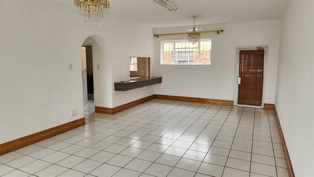 4 Bed Apartment in Fordsburg photo number 1