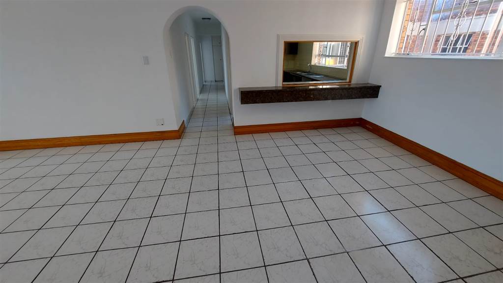 4 Bed Apartment in Fordsburg photo number 3