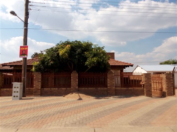 6 Bed House in Seshego