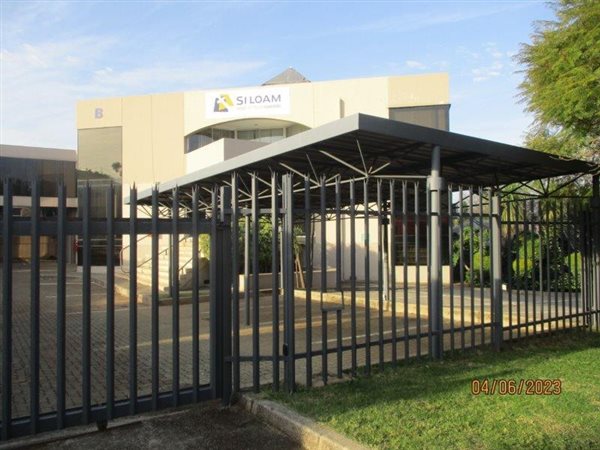 2973  m² Commercial space in Fairland