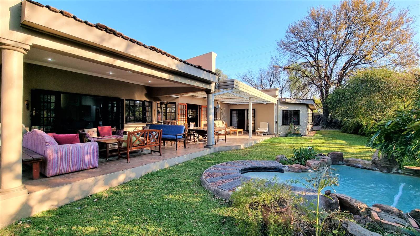 4 Bed House in Lonehill photo number 18