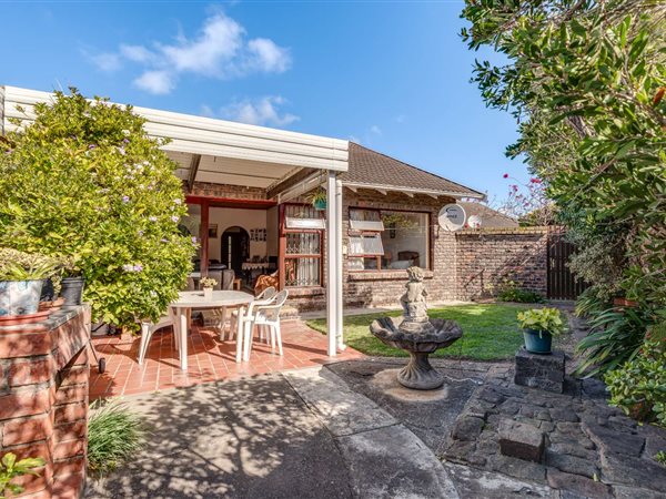 2 Bedroom Townhouse 2 Bedroom Townhouse