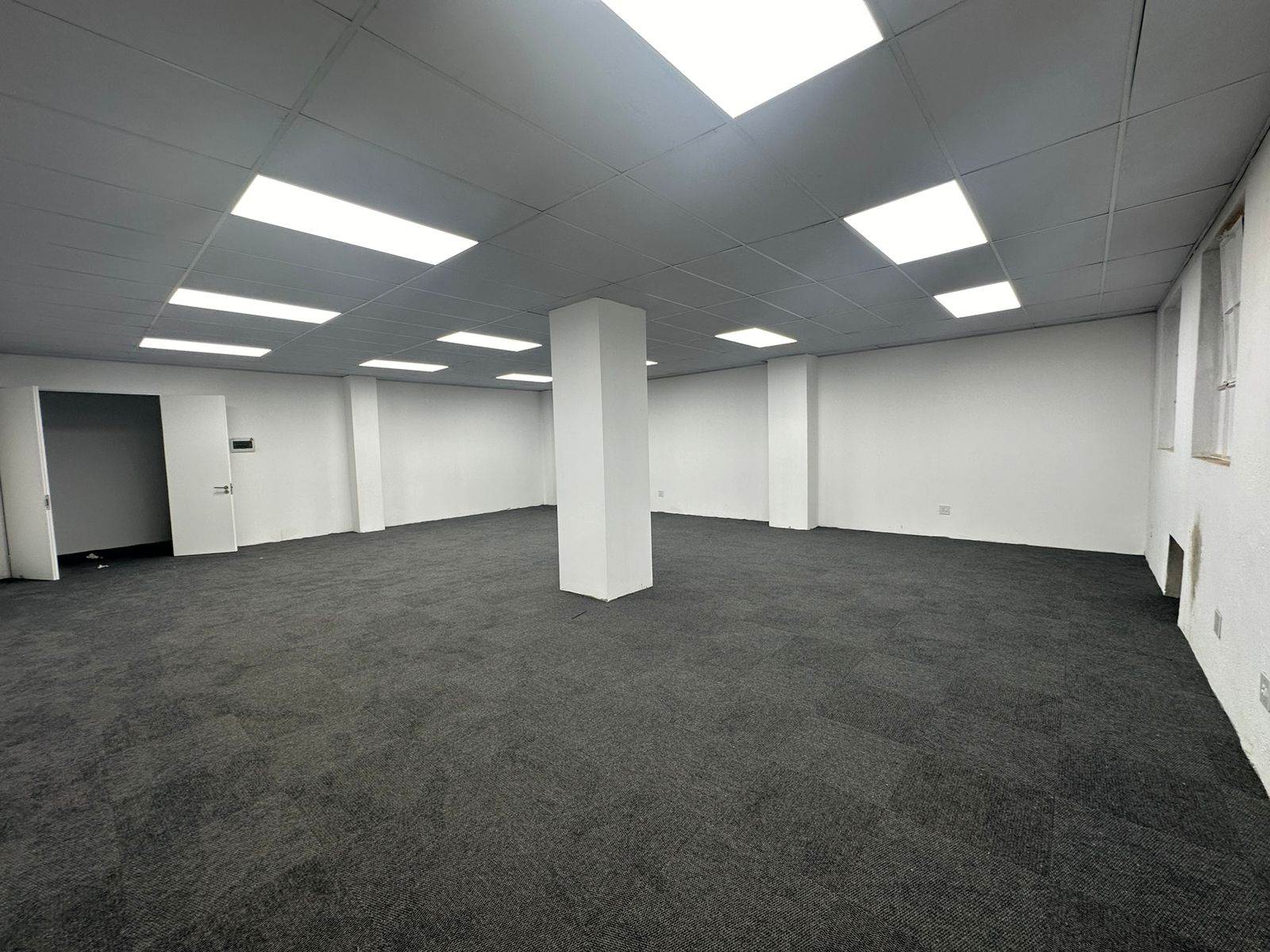 75  m² Commercial space in New Redruth photo number 11