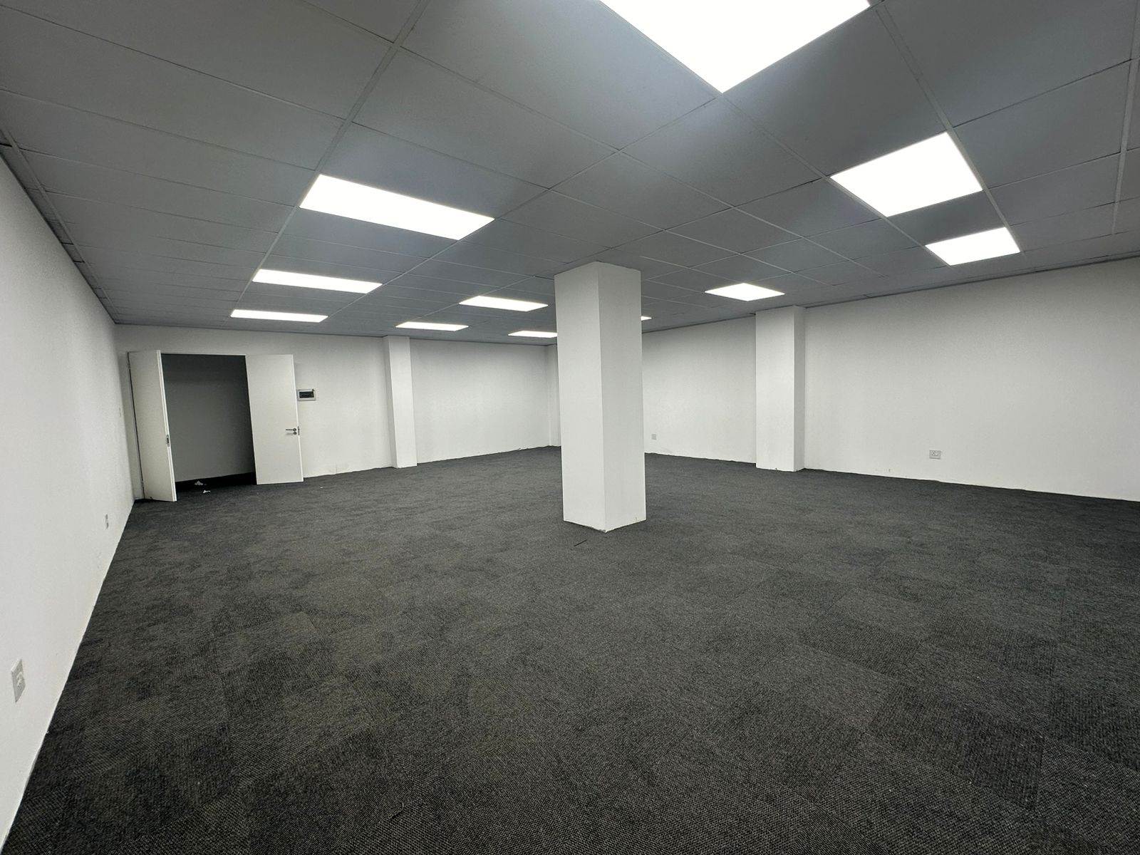 75  m² Commercial space in New Redruth photo number 14
