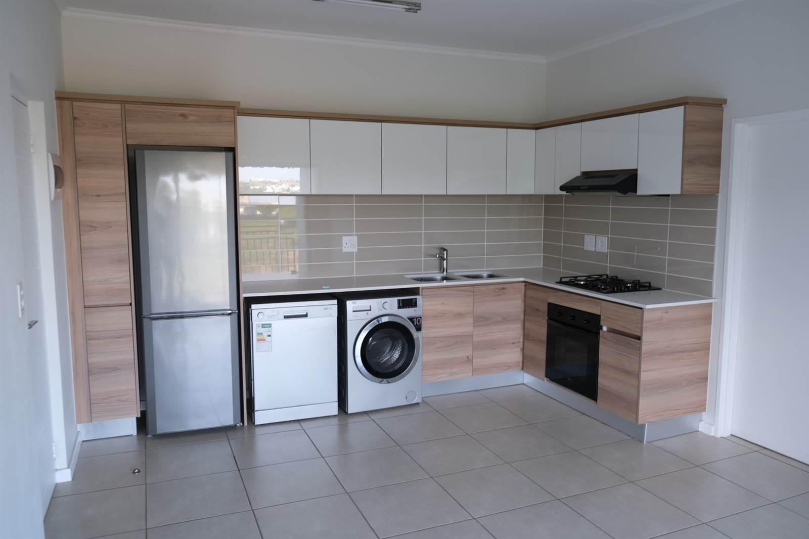 1 Bed House in Modderfontein photo number 8