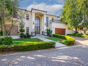 4 Bed House in Cedar Lakes