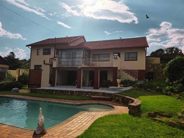 4 Bed House in Risana
