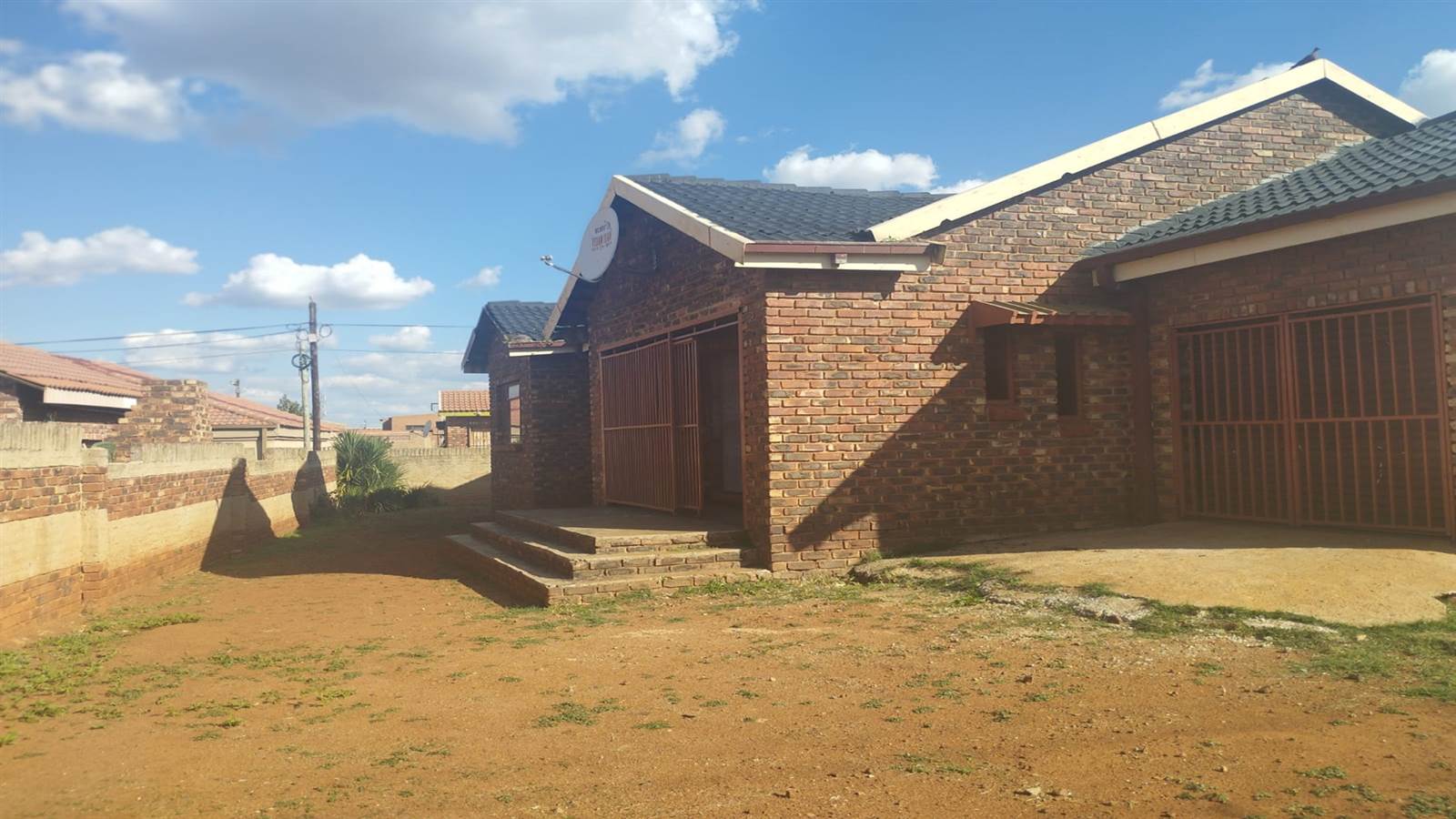 3 Bed House in Ikageng photo number 11