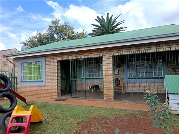 4 Bedroom Simplex 4 Bedroom Simplex