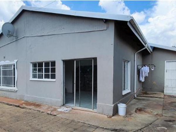 3 Bedroom House 3 Bedroom House