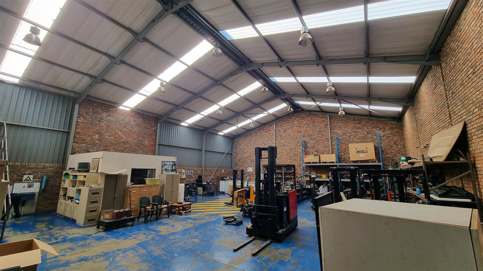 423  m² Industrial space in Jet Park photo number 1