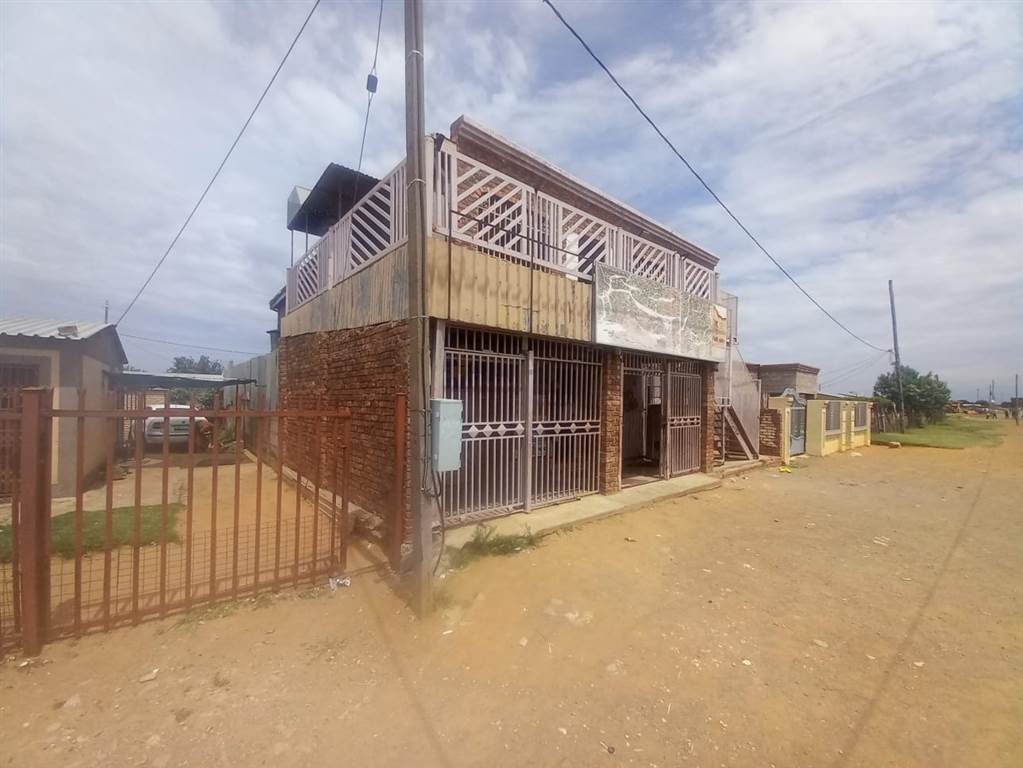 Commercial space in Thabong photo number 4