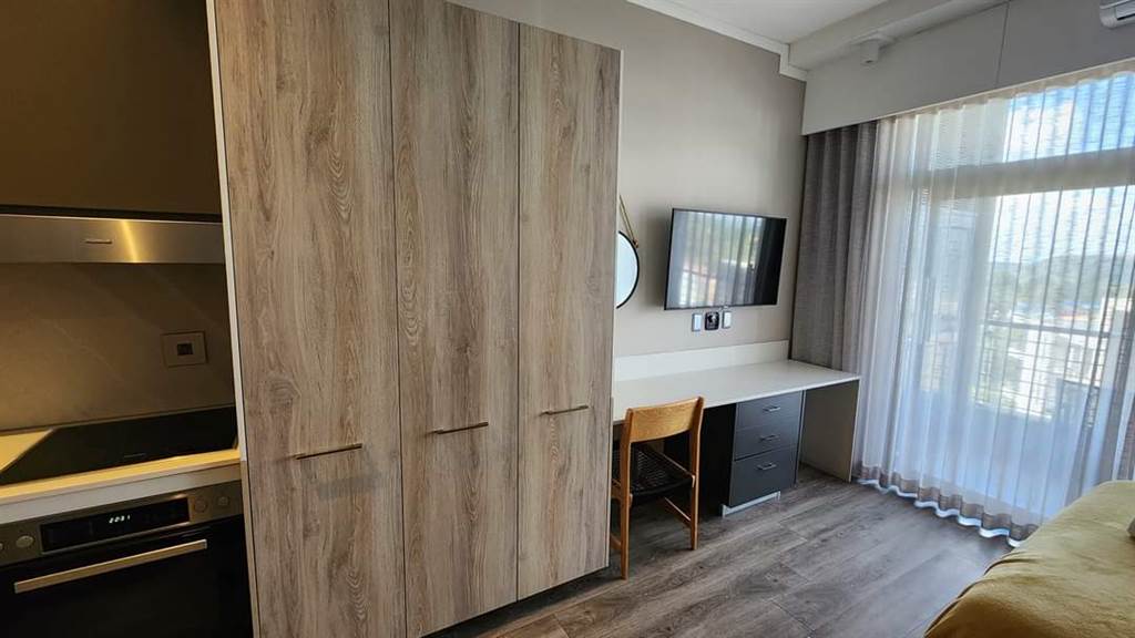Bachelor apartment in Menlyn photo number 11